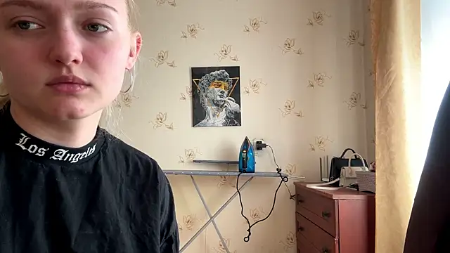 Sophia Blonde online show from April 2026 11:49:01 AM