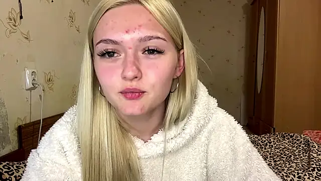 Sophia Blonde online show from April 2026 04:44:01 PM