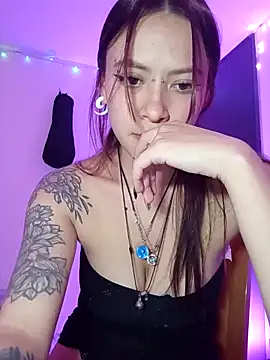 Snapshot of AuroraaMoonn chatting on March 2026 02:33:02 AM AuroraaMoonn online show from March 2026 02:33:02 AM