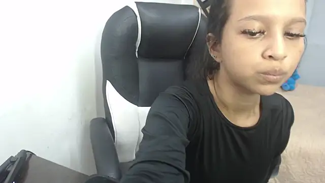 naty 18 online show from May 2026 07:13:01 AM