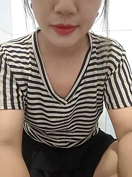 xinhxinh-cute online show from April 2026 02:06:02 PM