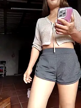 xinhxinh-cute online show from May 2026 04:07:02 AM