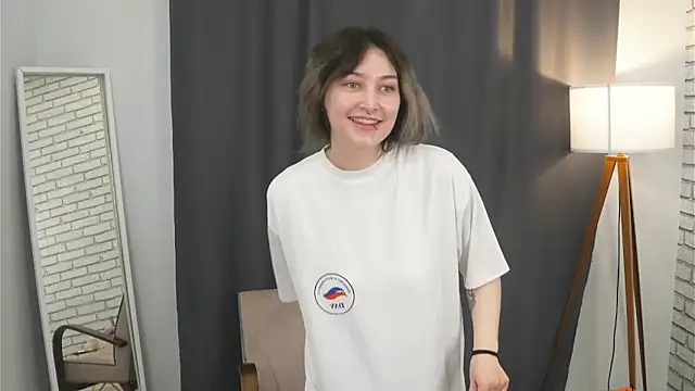 Snapshot of WavaMaddison chatting on March 2026 03:34:01 AM WavaMaddison online show from March 2026 03:34:01 AM