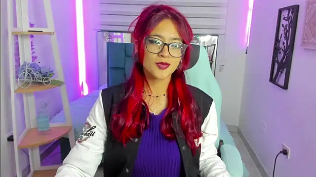Snapshot of Sara_Red_X chatting on June 2026 03:18:02 AM Sara Red X online show from June 2026 03:18:02 AM