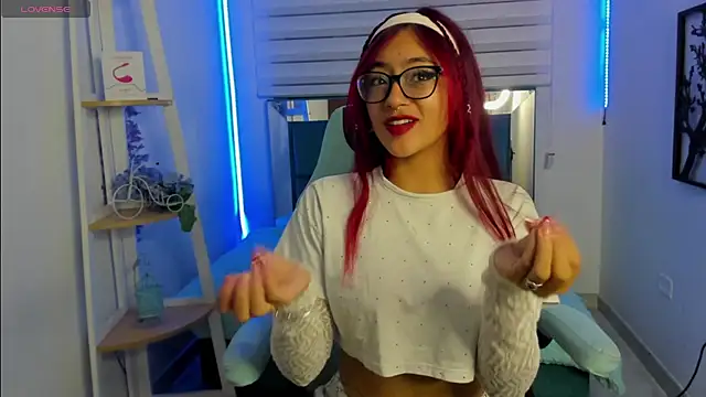 Snapshot of Sara_Red_X chatting on June 2026 03:31:02 AM Sara Red X online show from June 2026 03:31:02 AM