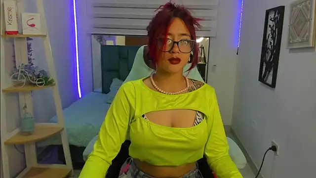 Snapshot of Sara_Red_X chatting on June 2026 03:25:01 AM Sara Red X online show from June 2026 03:25:01 AM