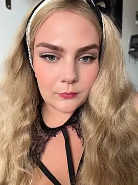 Blonde Cougar online show from June 2026 01:01:01 PM