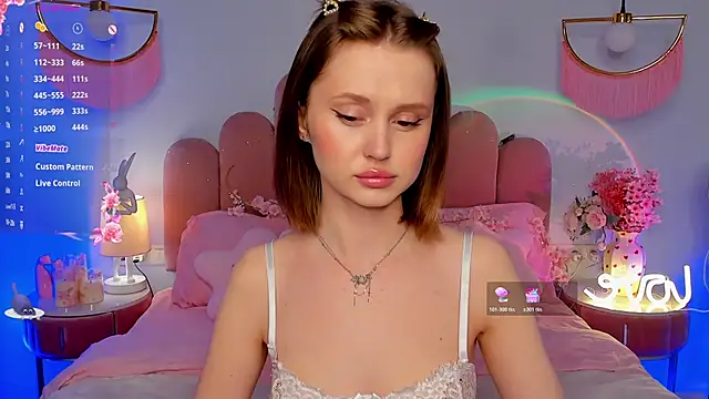Snapshot of MariLew chatting on May 2026 05:27:01 AM MariLew online show from May 2026 05:27:01 AM