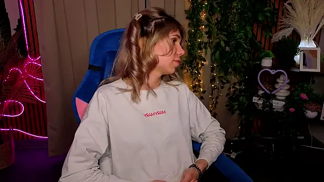 Snapshot of DebbieCobb chatting on March 2026 03:00:01 PM DebbieCobb online show from March 2026 03:00:01 PM