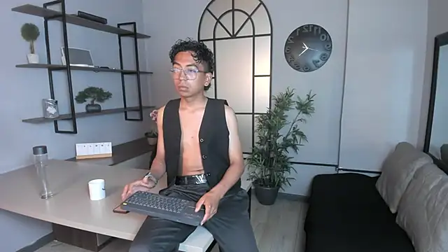 mike salaz online show from March 2026 07:36:02 AM