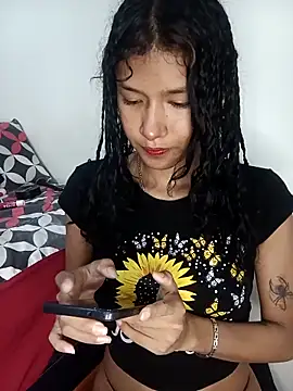Yi Uzi online show from April 2026 01:08:01 AM