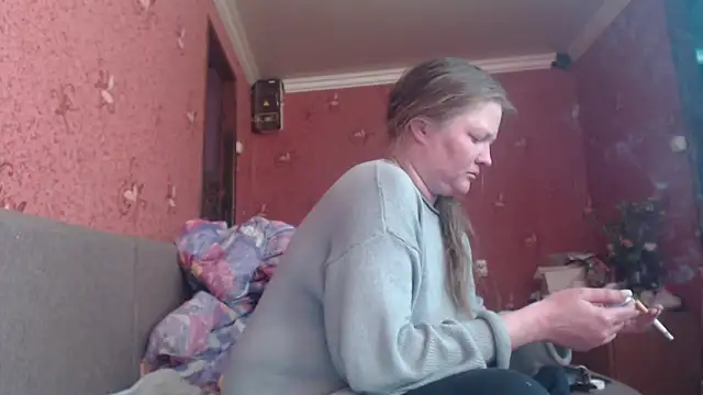 Snapshot of CharleyReid chatting on June 2026 04:08:01 AM CharleyReid online show from June 2026 04:08:01 AM