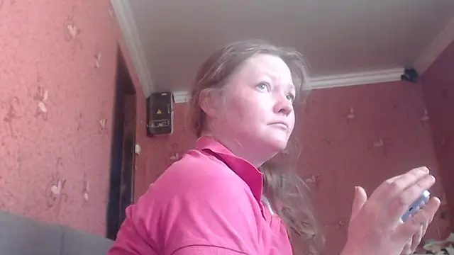 Snapshot of CharleyReid chatting on June 2026 04:43:02 AM CharleyReid online show from June 2026 04:43:02 AM