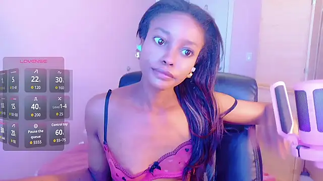 Snapshot of Amber_Fae chatting on May 2026 10:37:02 PM Amber Fae online show from May 2026 10:37:02 PM
