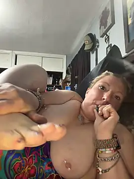 sweetkacibaby online show from April 2026 12:02:01 AM