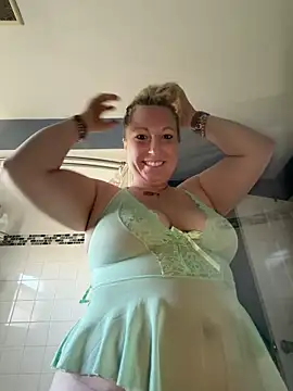 sweetkacibaby online show from April 2026 01:03:02 PM