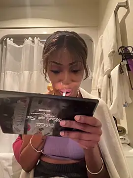 Snapshot of MzBeautyInk chatting on March 2026 04:01:01 AM MzBeautyInk online show from March 2026 04:01:01 AM