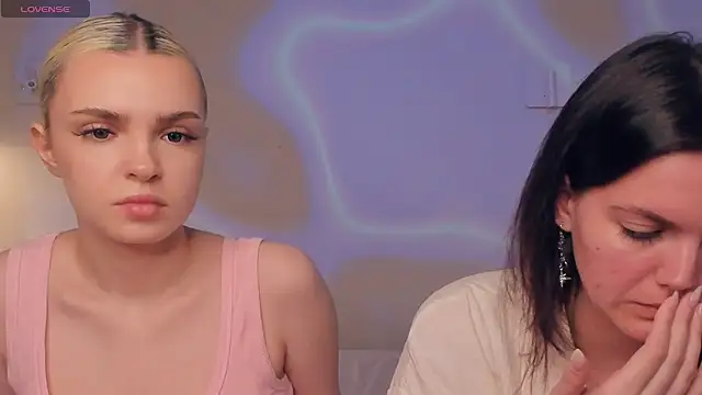 JuliannPaysour online show from May 2026 07:25:01 AM