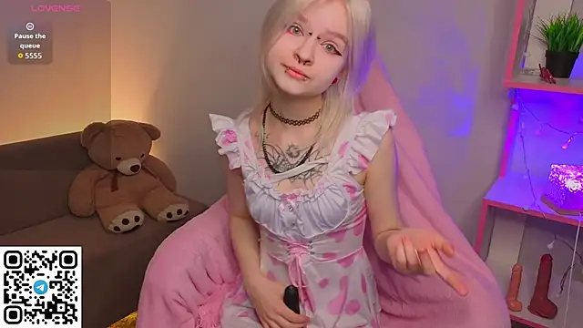 Mary Wester online show from April 2026 01:07:01 AM