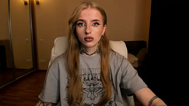 Snapshot of harley_kimm chatting on June 2026 05:08:02 AM harley kimm online show from June 2026 05:08:02 AM