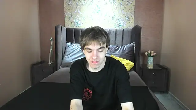 Snapshot of DaveBevy chatting on June 2026 07:23:01 PM DaveBevy online show from June 2026 07:23:01 PM