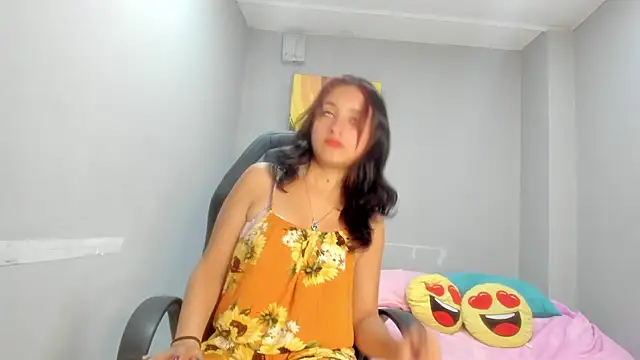 viollet saens online show from April 2026 07:41:01 PM