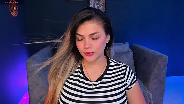 Sofia Velvetx online show from April 2026 09:23:01 PM