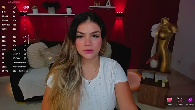 Sofia Velvetx online show from May 2026 02:44:02 PM