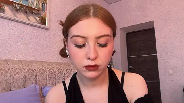 Snapshot of Amy_Bronson chatting on May 2026 03:28:01 PM Amy Bronson online show from May 2026 03:28:01 PM