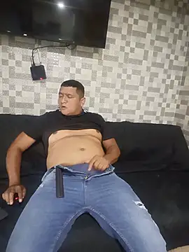 luis20212 online show from June 2026 03:31:02 AM
