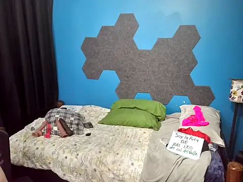 Snapshot of MachoPutito chatting on December 2025 03:23:02 AM MachoPutito online show from December 2025 03:23:02 AM