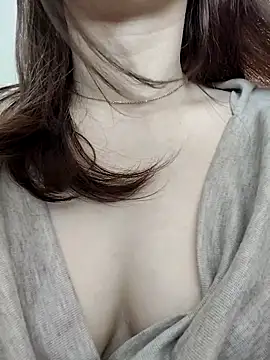 Easyly0 online show from March 2026 08:37:02 AM