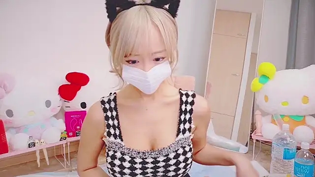 Snapshot of baby__cherry__ chatting on May 2026 12:10:01 PM baby cherry online show from May 2026 12:10:01 PM