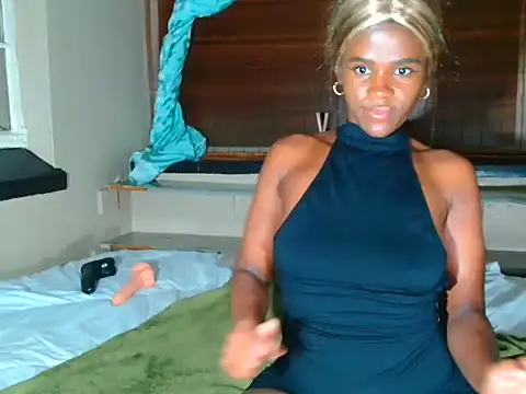 CaramelCandyxx online show from April 2026 12:42:01 AM