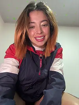 Snapshot of cattleya_Louise chatting on May 2026 04:41:01 AM cattleya Louise online show from May 2026 04:41:01 AM
