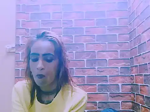 Snapshot of Alanadelray21 chatting on April 2026 10:07:02 PM Alanadelray21 online show from April 2026 10:07:02 PM