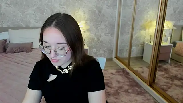 SweeteAmy online show from April 2026 12:32:02 PM