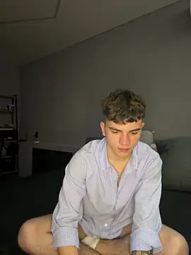 MaxWoolf online show from April 2026 05:19:02 PM