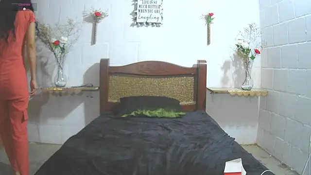 SamanttaLopez online show from May 2026 03:00:01 AM