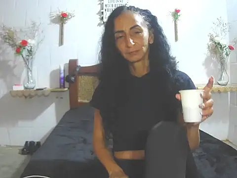 SamanttaLopez online show from May 2026 12:32:01 PM