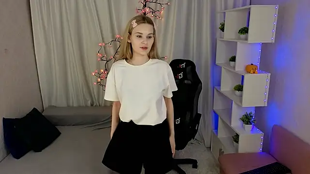 SugarNyaa online show from April 2026 02:44:02 PM