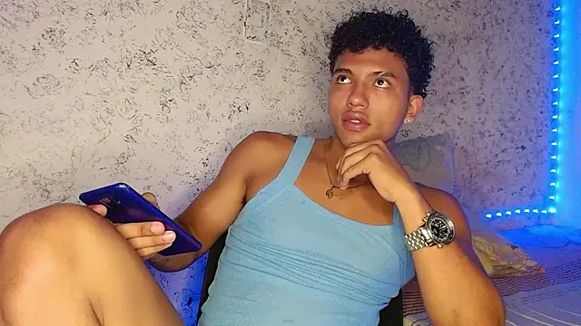 Snapshot of tonydesire_ chatting on May 2026 07:33:01 PM tonydesire online show from May 2026 07:33:01 PM