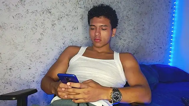 Snapshot of tonydesire_ chatting on May 2026 11:45:01 PM tonydesire online show from May 2026 11:45:01 PM