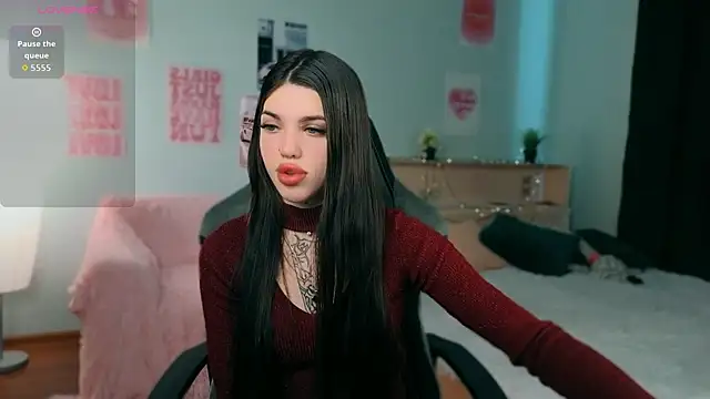molly rettyy online show from June 2026 04:50:02 AM