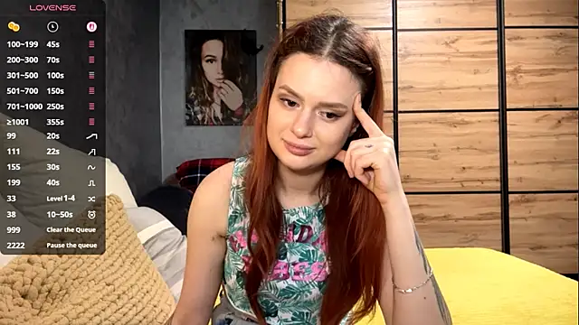 FoxyEmma online show from May 2026 01:41:01 PM