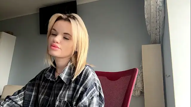 NikaFoster online show from April 2026 01:09:02 PM