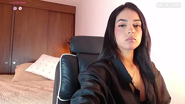 Snapshot of _SaraRoss chatting on April 2026 04:44:01 PM SaraRoss online show from April 2026 04:44:01 PM