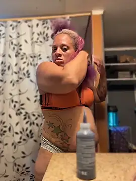 SHY QUINN online show from June 2026 08:59:02 PM