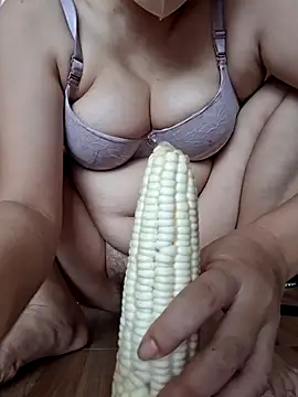Snapshot of Yummy_9x chatting on June 2026 01:07:02 AM Yummy 9x online show from June 2026 01:07:02 AM