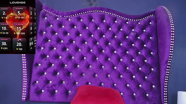 Snapshot of MistressNyx_ chatting on April 2026 01:35:02 PM MistressNyx online show from April 2026 01:35:02 PM